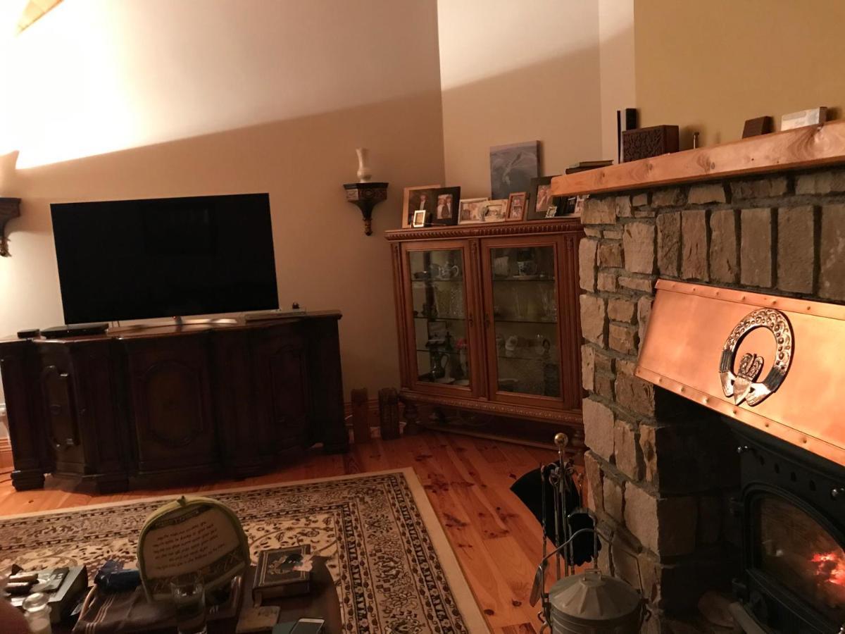 Riverbend Lodge B & B Оугтерард Екстериор снимка